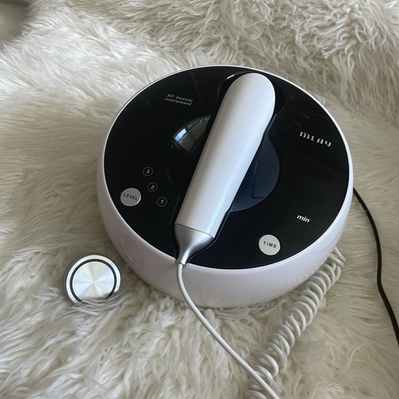 MLAY Radio Frequency Skin Tightening Machine - Picture 3 of 16